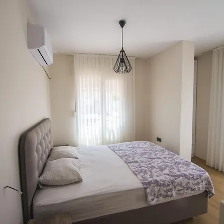 Villa Alacati Mustakil Havuzlu Cesme